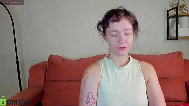 Ricki Bloom online show from June 11, 1:05 am