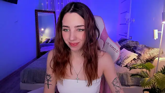 CharliGrace  online show from April 15, 8:15 am