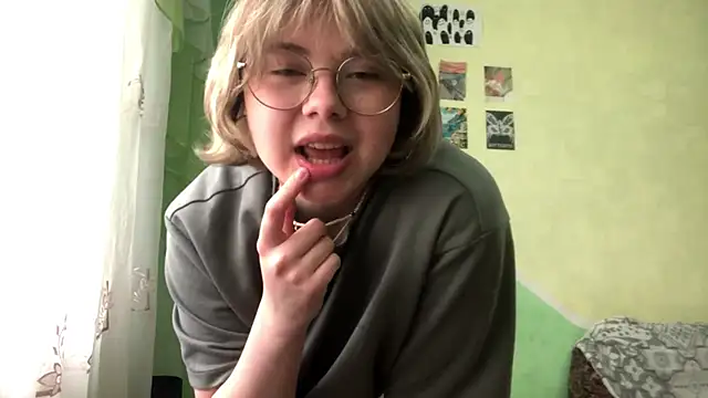 HalcyonHugX online show from April 12, 1:25 pm