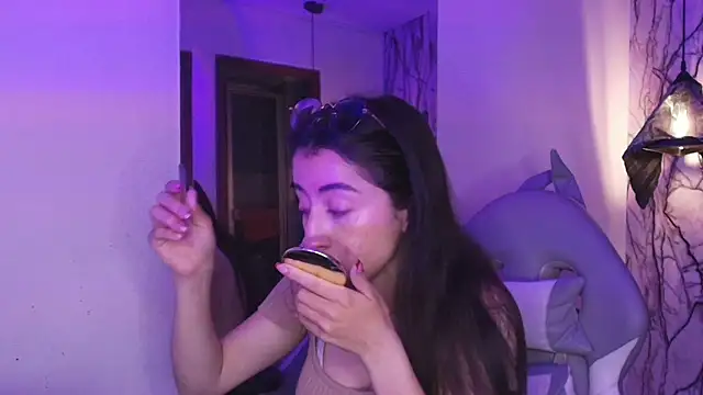 VictoriaSky  online show from April 15, 11:33 am