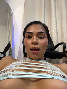 MauraGrayy online show from May 16, 1:30 am