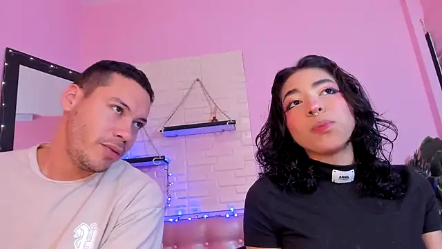 Aronandmoli69 online show from June 2, 12:44 am