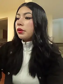 Emiily  Evans online show from April 14, 2:06 pm