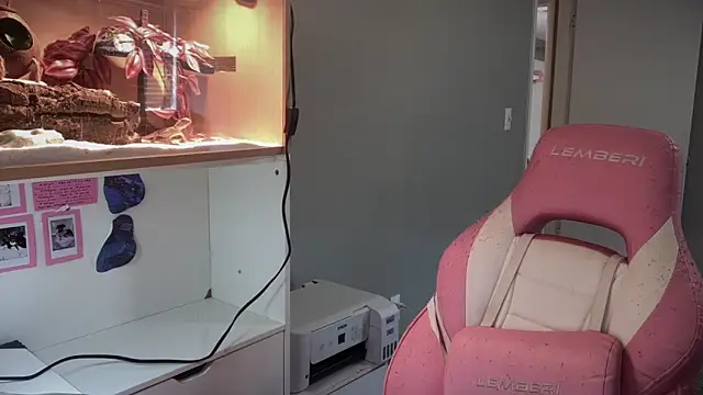 MUSCLEMOMMY1365 online show from May 16, 5:01 pm