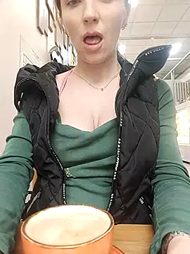 Naughty Queen0 online show from April 19, 11:07 pm