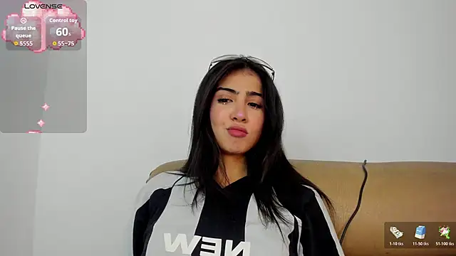 MAIILY MOON online show from June 27, 7:09 am