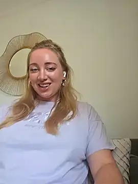 arielsweetieee online show from July 15, 11:37 am