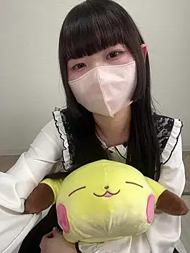 --Reina-- online show from April 27, 7:49 am