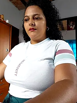 manuboobss online show from April 24, 8:55 pm