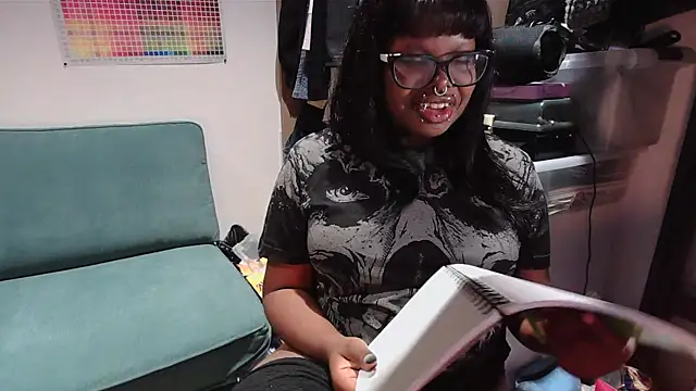 metalpetitepixiee online show from April 21, 2:37 am