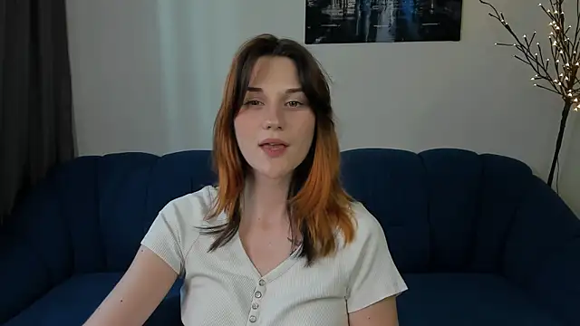 elani lune online show from June 27, 4:13 pm