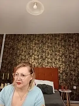 I amVeronicle online show from June 2, 3:02 pm