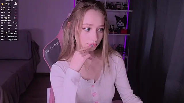 lissa  foxy online show from April 22, 12:24 pm