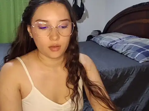 alara-estrella online show from May 29, 3:26 am