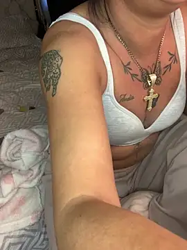 MissNYXuk online show from April 19, 7:05 pm