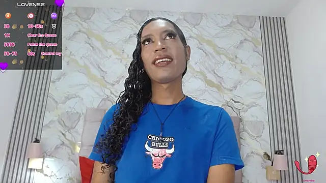 Mia Hiills online show from May 25, 12:37 pm