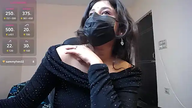 -Queenie online show from May 18, 7:42 pm