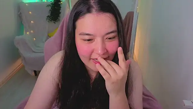 MomoRins online show from July 16, 10:14 pm