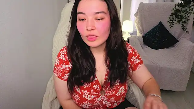 MomoRins online show from May 7, 10:24 pm