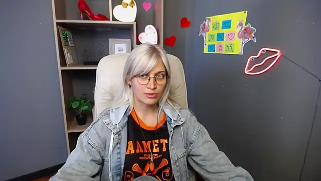 RubyDaviss online show from May 5, 12:08 pm