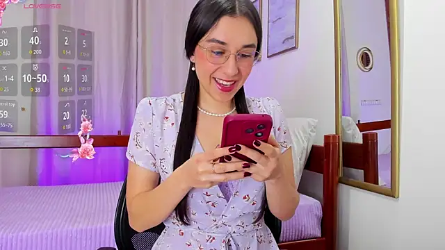 Elisabetta Amour online show from July 23, 3:20 pm