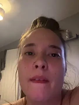 Poppylooloo online show from May 8, 8:32 pm