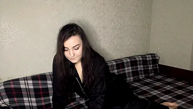 Madisonlovx online show from May 23, 2:04 pm