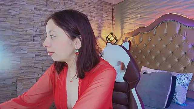 stephaniesun  online show from May 12, 1:07 pm