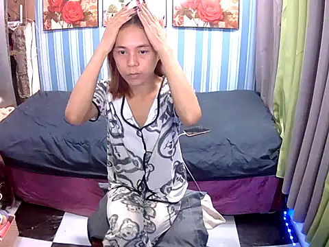 kimilicius online show from May 24, 2:16 pm