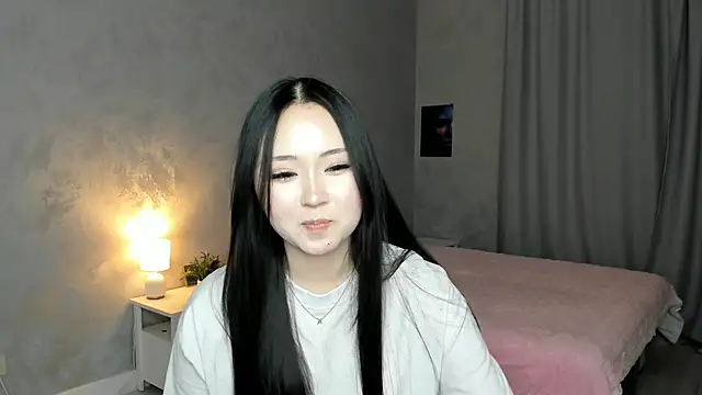 TeshaHeinsohn online show from April 25, 1:41 pm