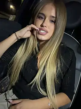 jessicablondexxx online show from June 15, 11:05 pm