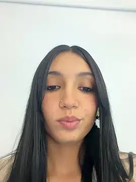 Arianna Toro  online show from August 5, 5:08 pm