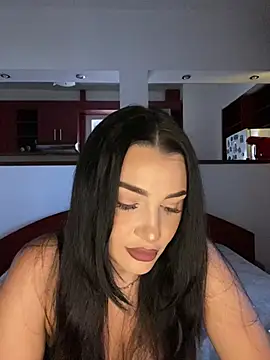 AylaSparkk online show from July 5, 3:40 pm