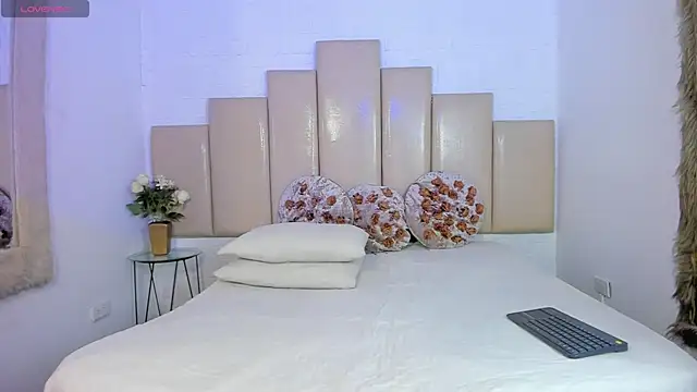 ashley winterss online show from July 6, 1:16 pm