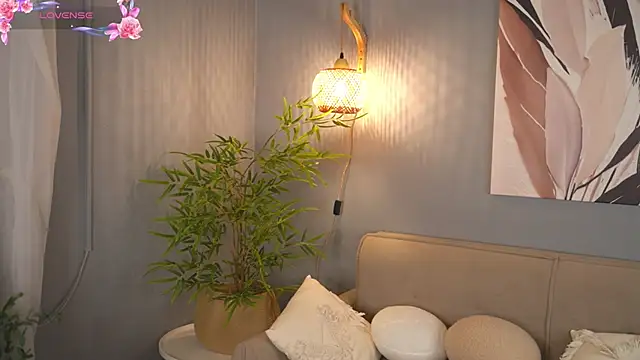 Lunea Evienne  online show from May 31, 9:37 am