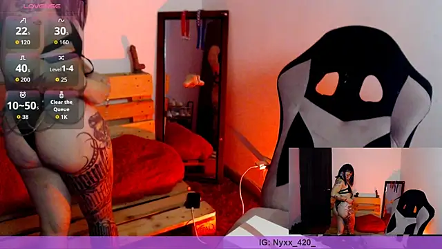 Nyxie8 online show from August 2, 1:08 am