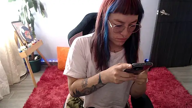 Nyxie8 online show from May 18, 2:12 pm