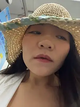 xiaochengzi505 online show from June 3, 1:07 am