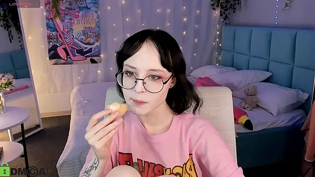 Lilac-Muse online show from July 15, 11:37 am