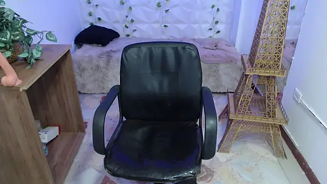 Lana Fiore online show from May 22, 2:26 pm