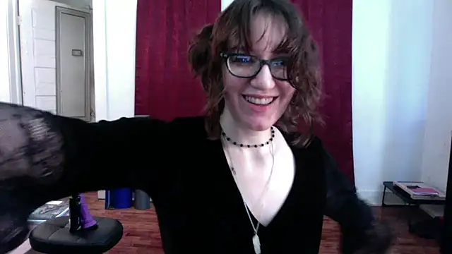 AnnywnBelle online show from May 16, 7:57 pm
