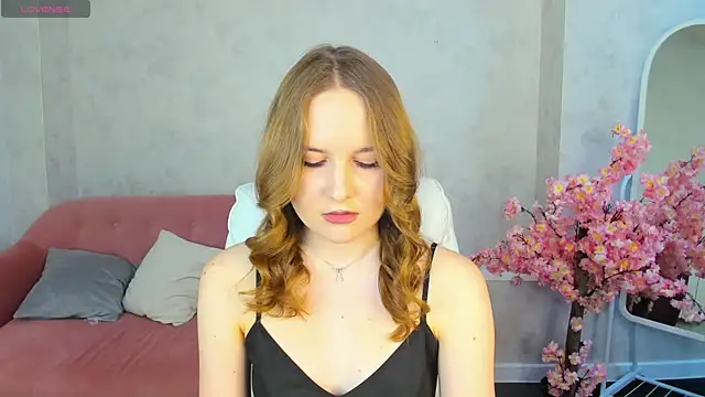 Emmaa Kimm online show from June 2, 1:06 am