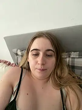 Taylormillie471 online show from June 6, 3:51 pm