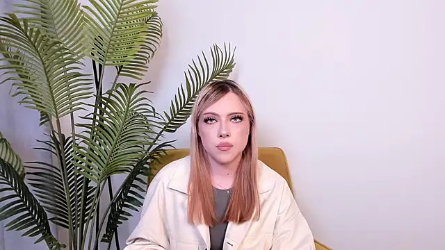 AshleyChristal online show from May 4, 11:14 am