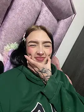 she-dulce online show from June 19, 1:21 am