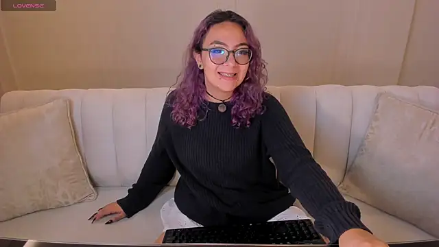 LoiseHarper online show from May 1, 11:13 am