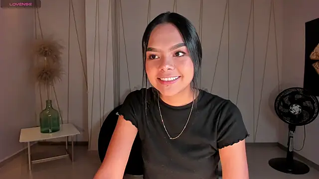 SaphiraJames online show from July 16, 3:00 am