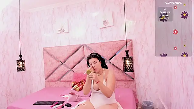 Dolls Antonella online show from June 20, 12:41 pm