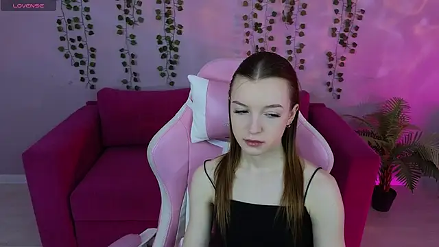 Eva Th0mpson online show from May 13, 1:11 am