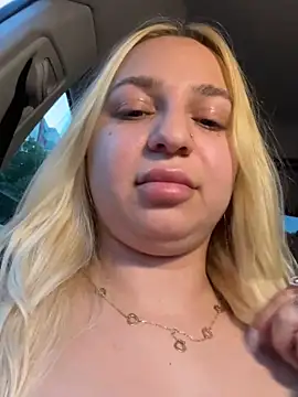 AmandaSnack online show from May 6, 5:39 pm